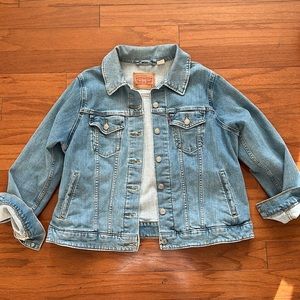 Levi Light Wash Denim Jacket